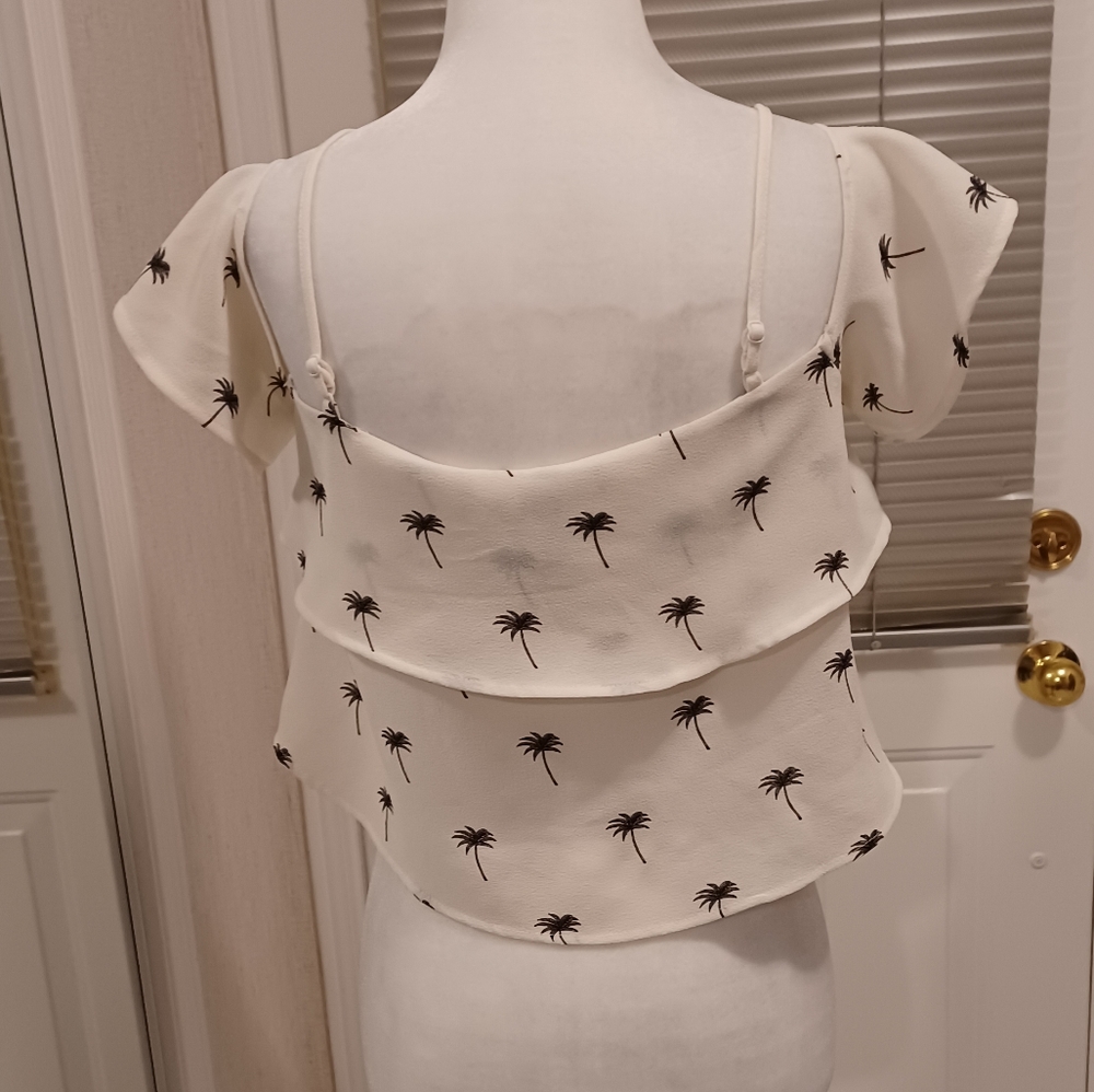 4/$40 Off-Shoulder Palm Tree Top - Size 2 (XS) - Picture 4 of 11